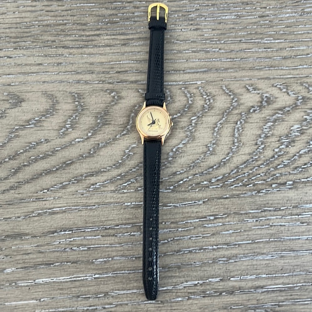 VINTAGE WITTNAUER WOMAN WATCH